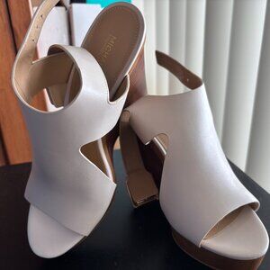 Michael Kors NEW 9M Wood-look Off White Wedge Sandals